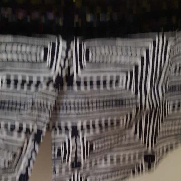 Geometric Patterned Tube Top - Picture 11 of 11